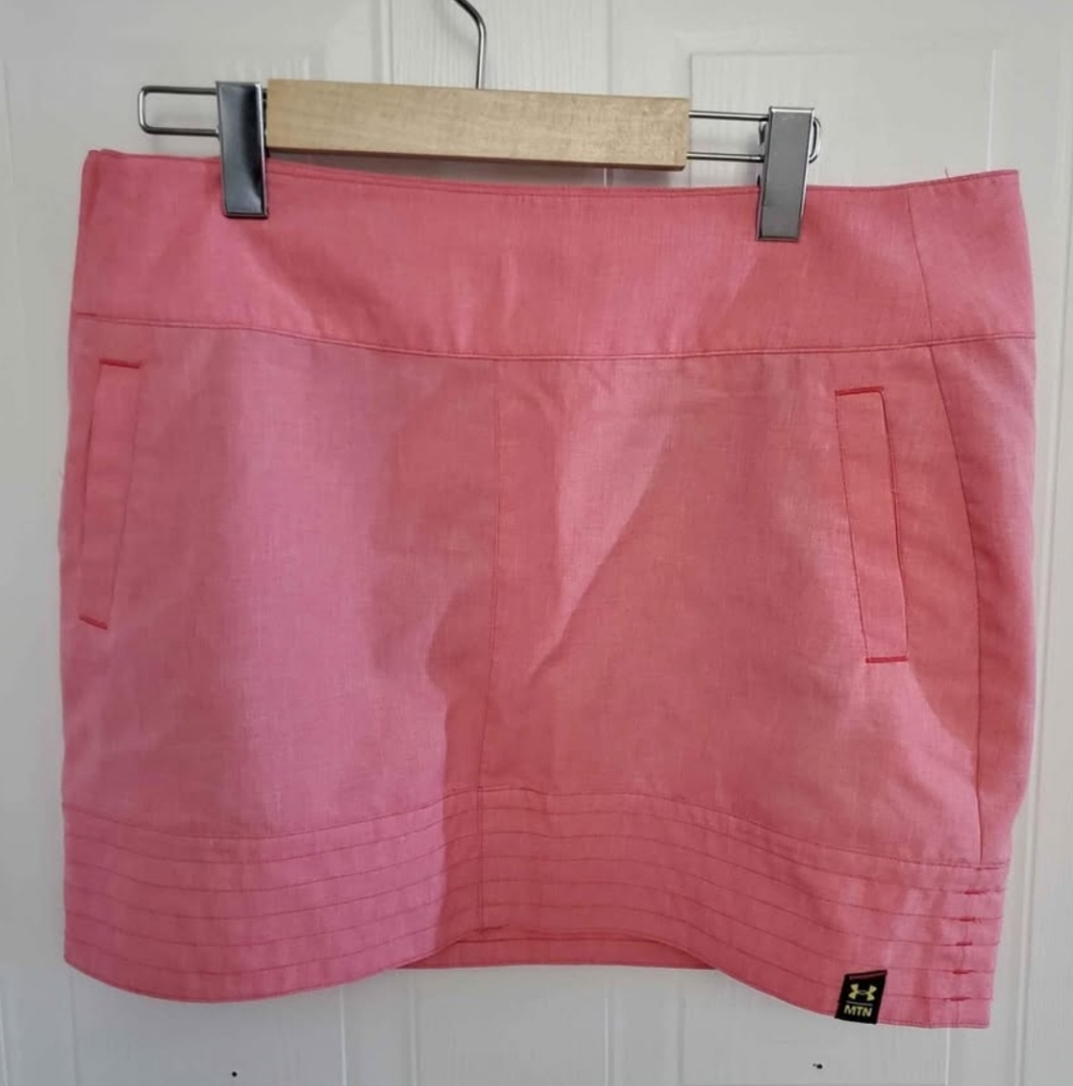Womens  Under Armour skirt size 10